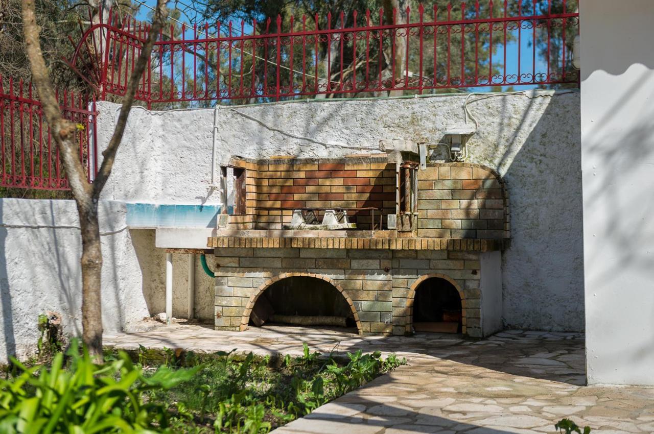Merlyn Rooms Into The Nature, 100M From The Beach Dafnila Екстериор снимка